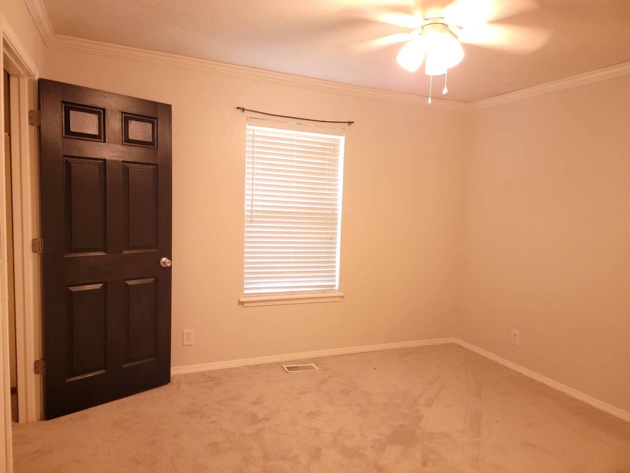 312 Rosanne St #1 - Photo 5 of 24