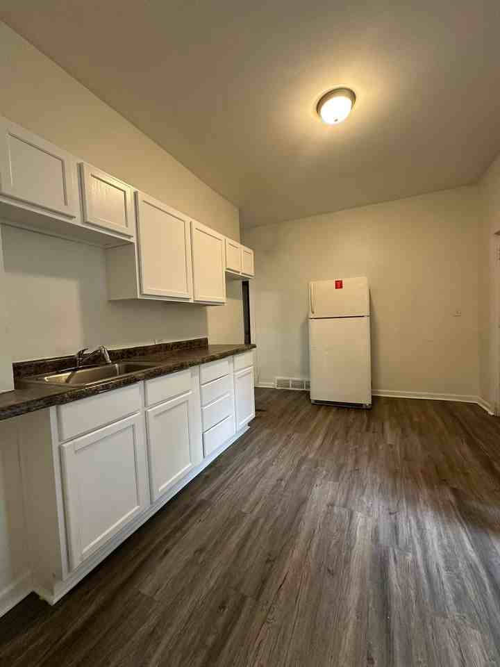 782 Case Ave #1 - Photo 2 of 7