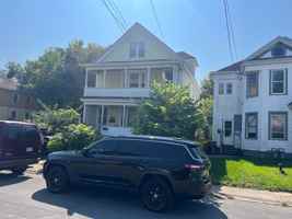 featured image of 535 Richmond Ave #1