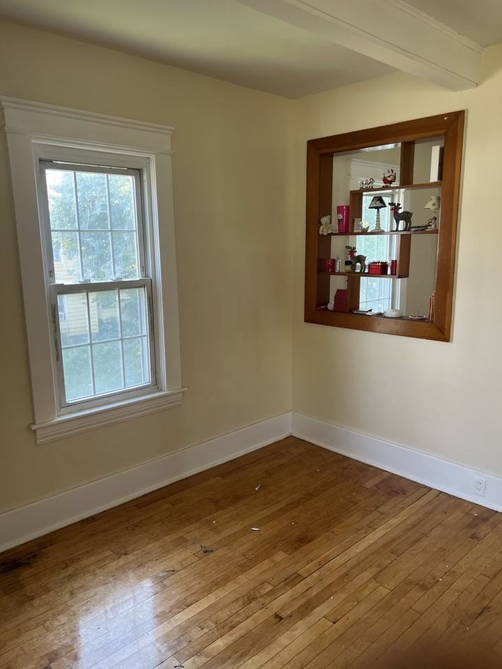 535 Richmond Ave #1 - Photo 2 of 17