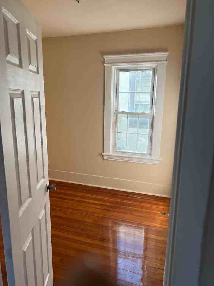 535 Richmond Ave #1 - Photo 7 of 17