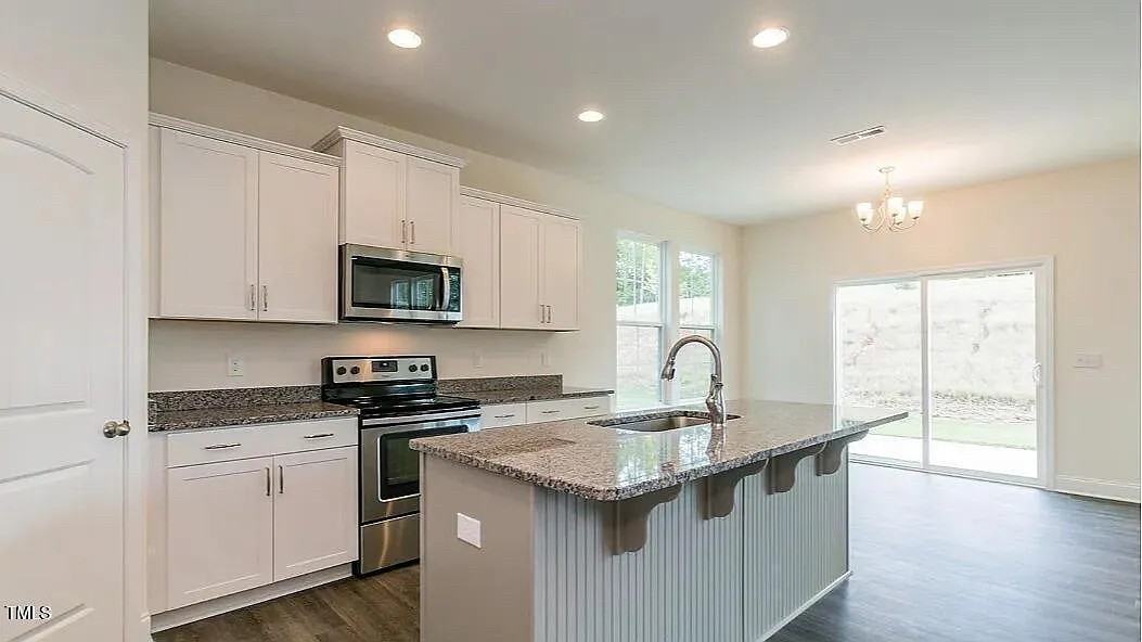 153 Burford Way - Photo 5 of 41