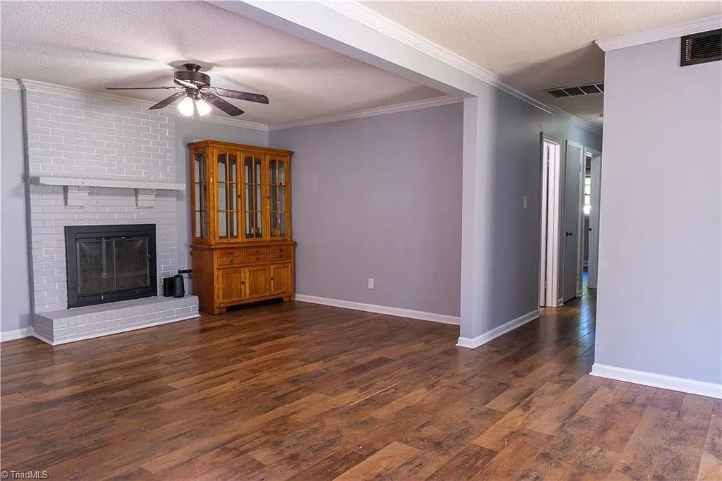 3706 Westfield St - Photo 5 of 25