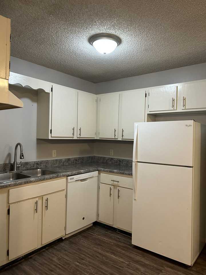 221 Brooke Lynn Dr #C - Photo 2 of 7