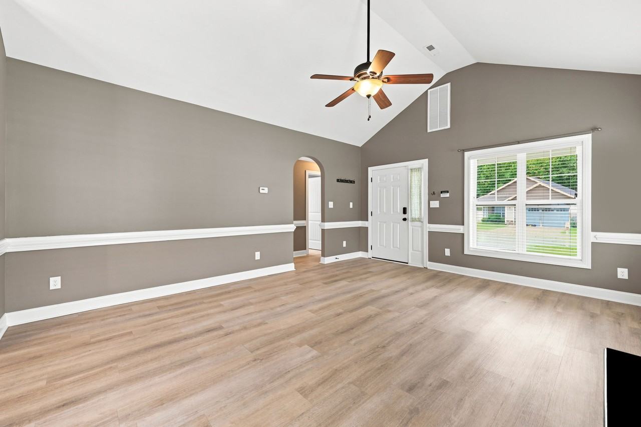 2517 Sawgrass Dr #1 - Photo 6 of 38