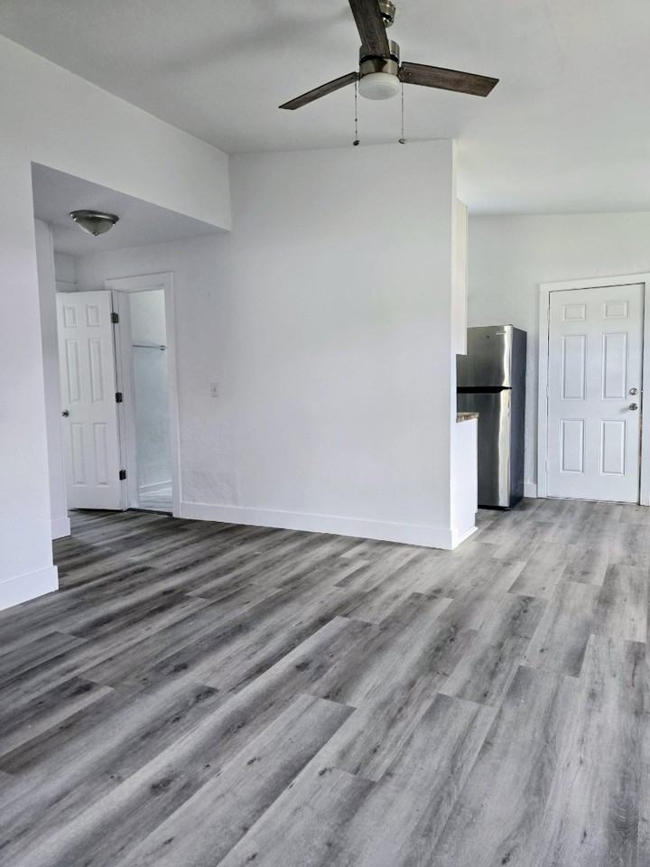 3827 Eve Dr W #1 - Photo 5 of 11