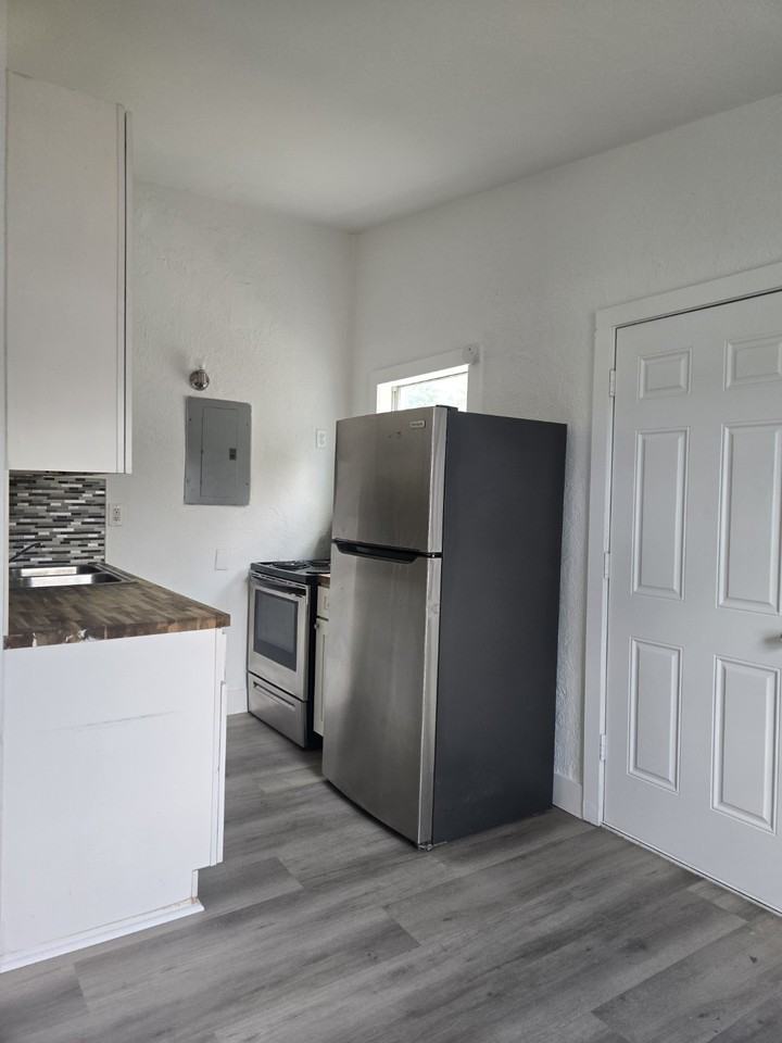 3827 Eve Dr W #1 - Photo 7 of 11