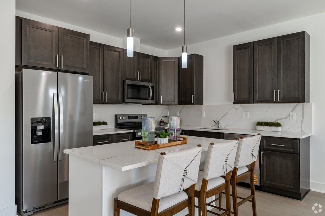 Enclave Chesterfield - Photo 2 of 37