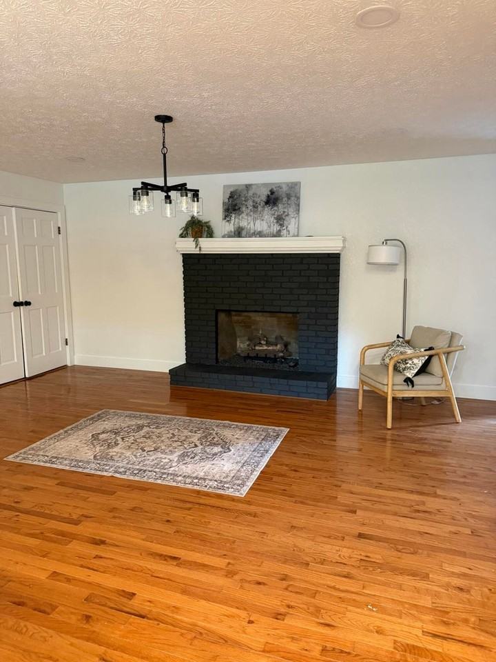 701 Hillcrest Ave - Photo 2 of 11