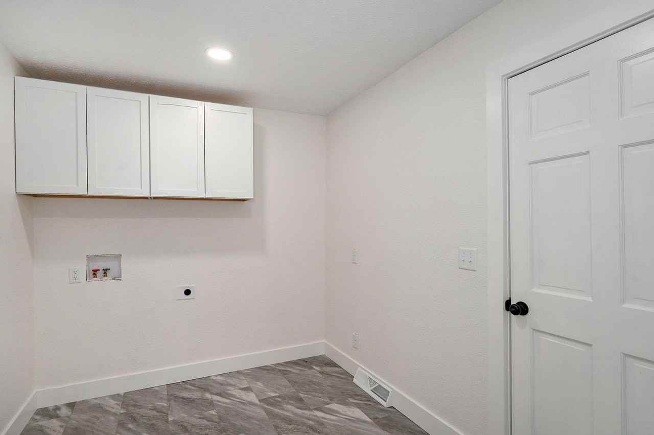 701 Hillcrest Ave - Photo 4 of 11