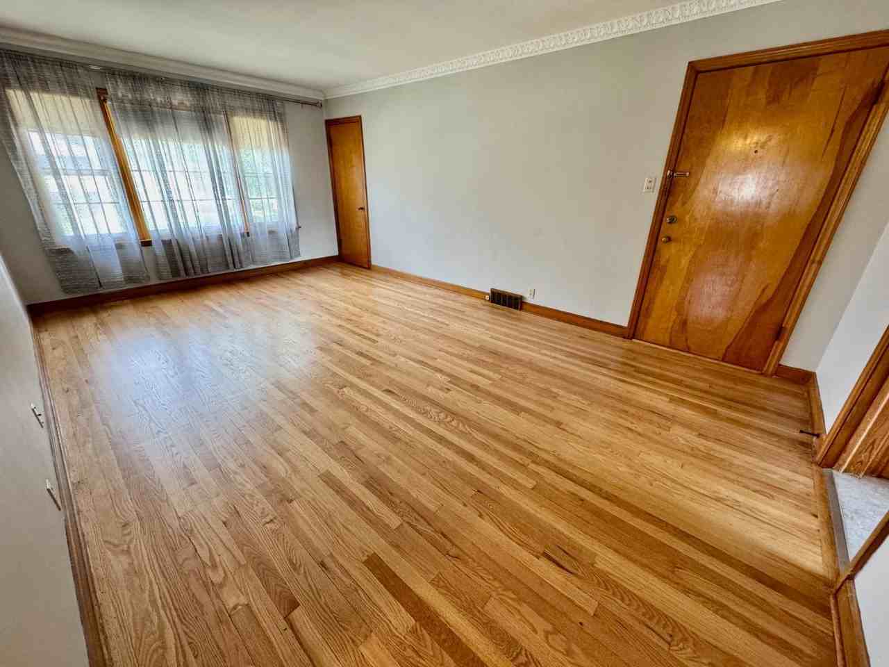 8625 W Center Street - Photo 5 of 10