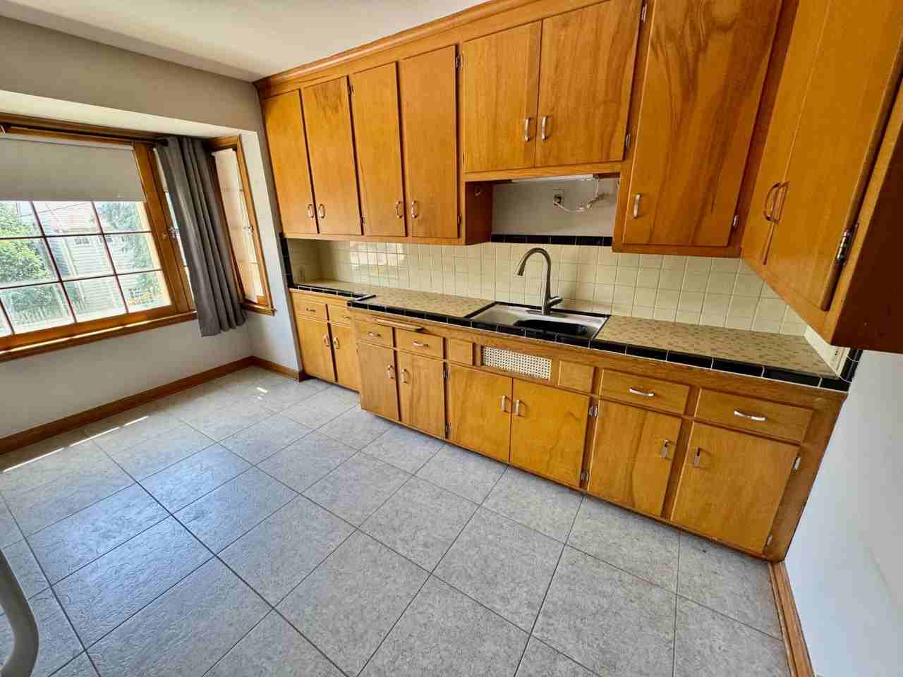 8625 W Center Street - Photo 6 of 10