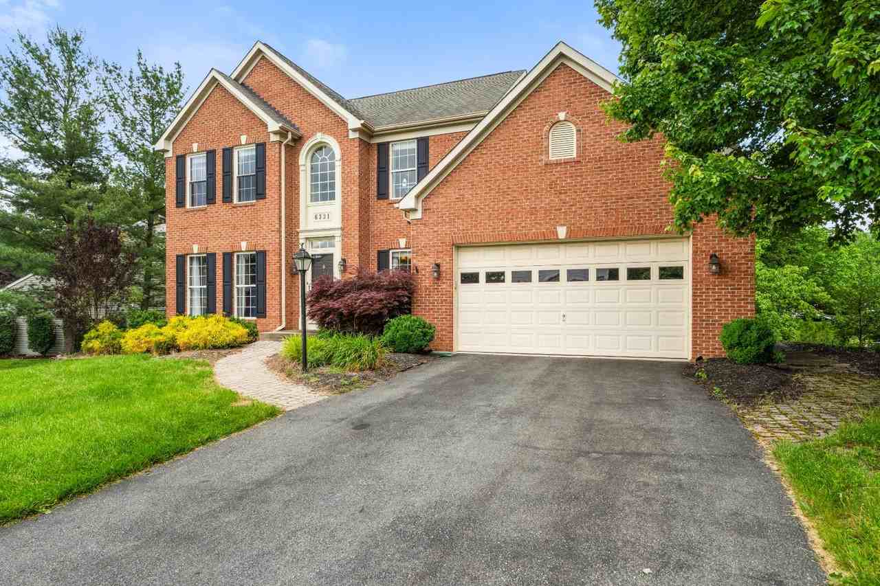 6331 Claridge Dr S - Photo 4 of 11