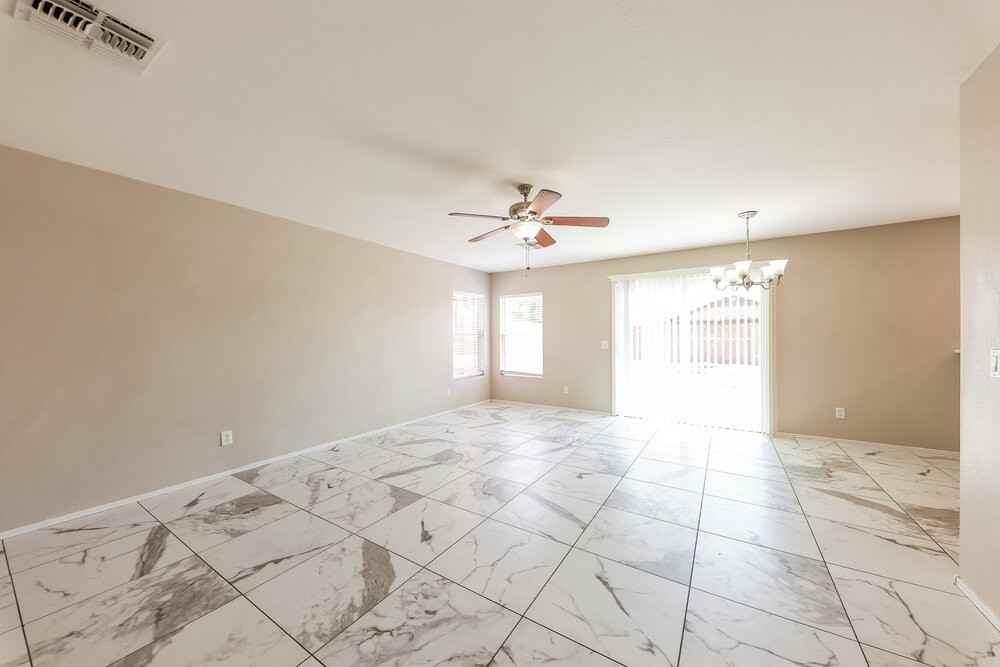 11845 W Lupine Ave - Photo 5 of 17