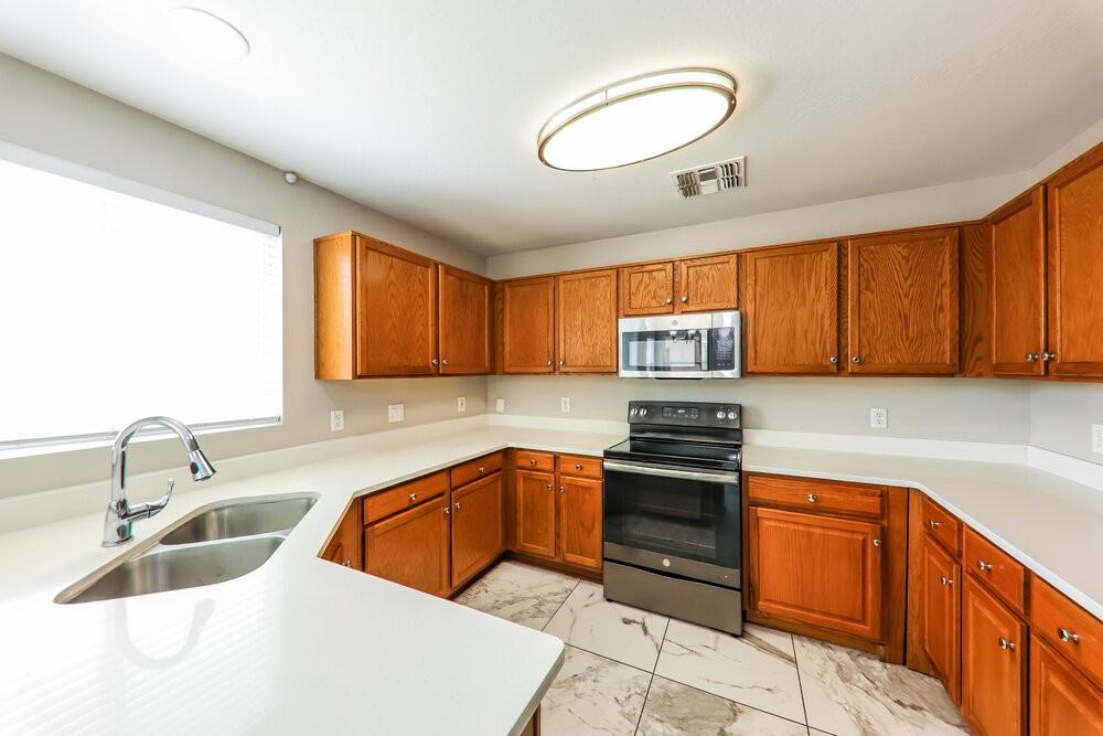 11845 W Lupine Ave - Photo 7 of 17