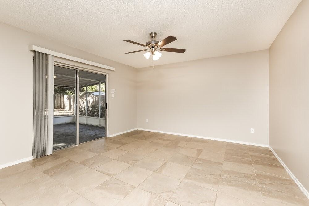 392 Panama Cir - Photo 6 of 16