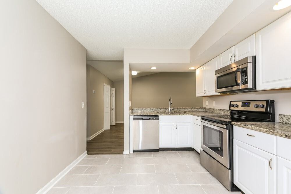 282 Aquarius Cir W - Photo 7 of 16
