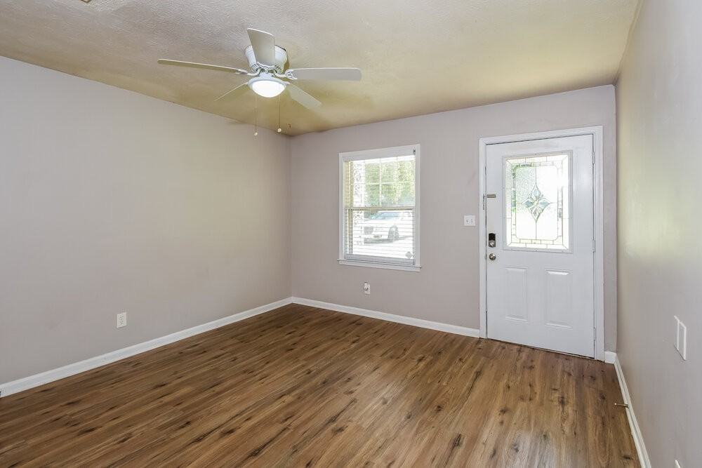 6325 Wellington Way - Photo 5 of 17