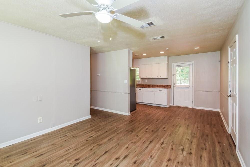 6325 Wellington Way - Photo 6 of 17