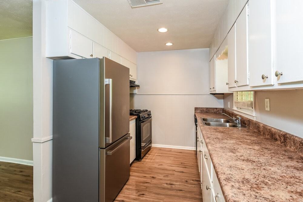 6325 Wellington Way - Photo 7 of 17