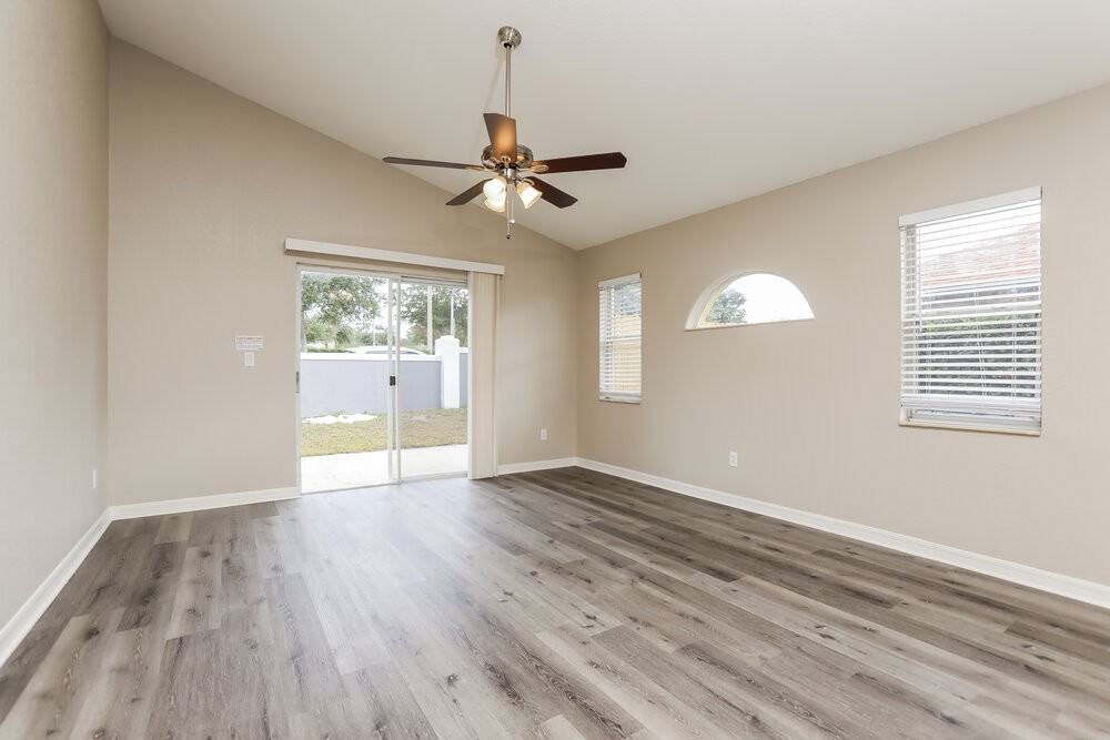 747 Citrus Cove Dr - Photo 3 of 16