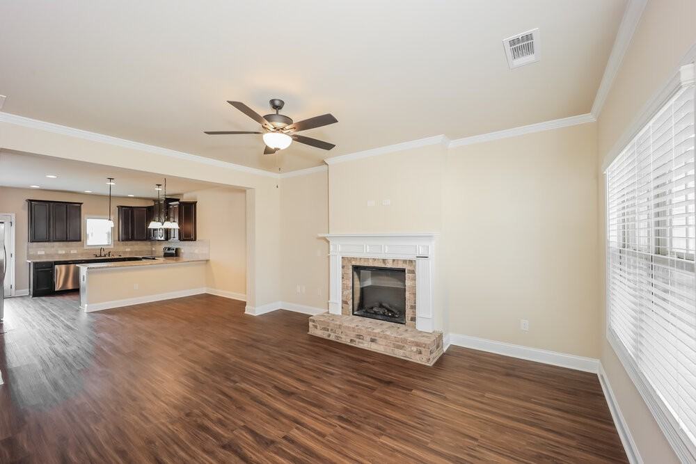 2386 Walker Dr - Photo 4 of 17