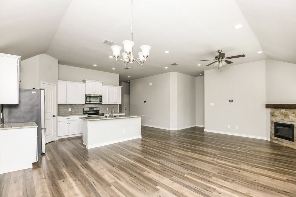 917 Linden Dr - Photo 4 of 16