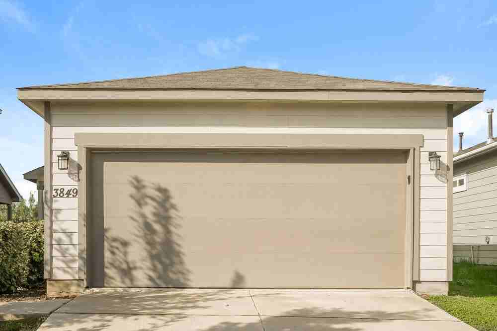 3849 Ivy Path
