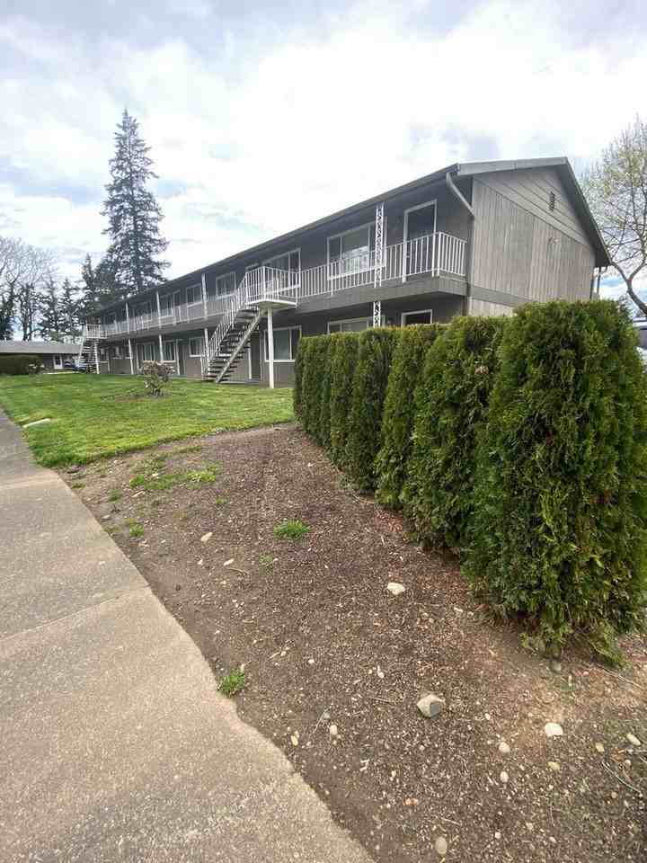17925 E Burnside St - Photo 2 of 27
