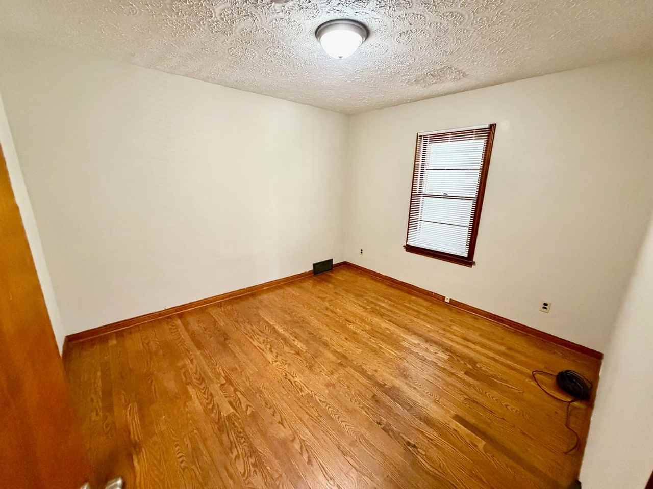 503 E Empire St - Photo 7 of 15