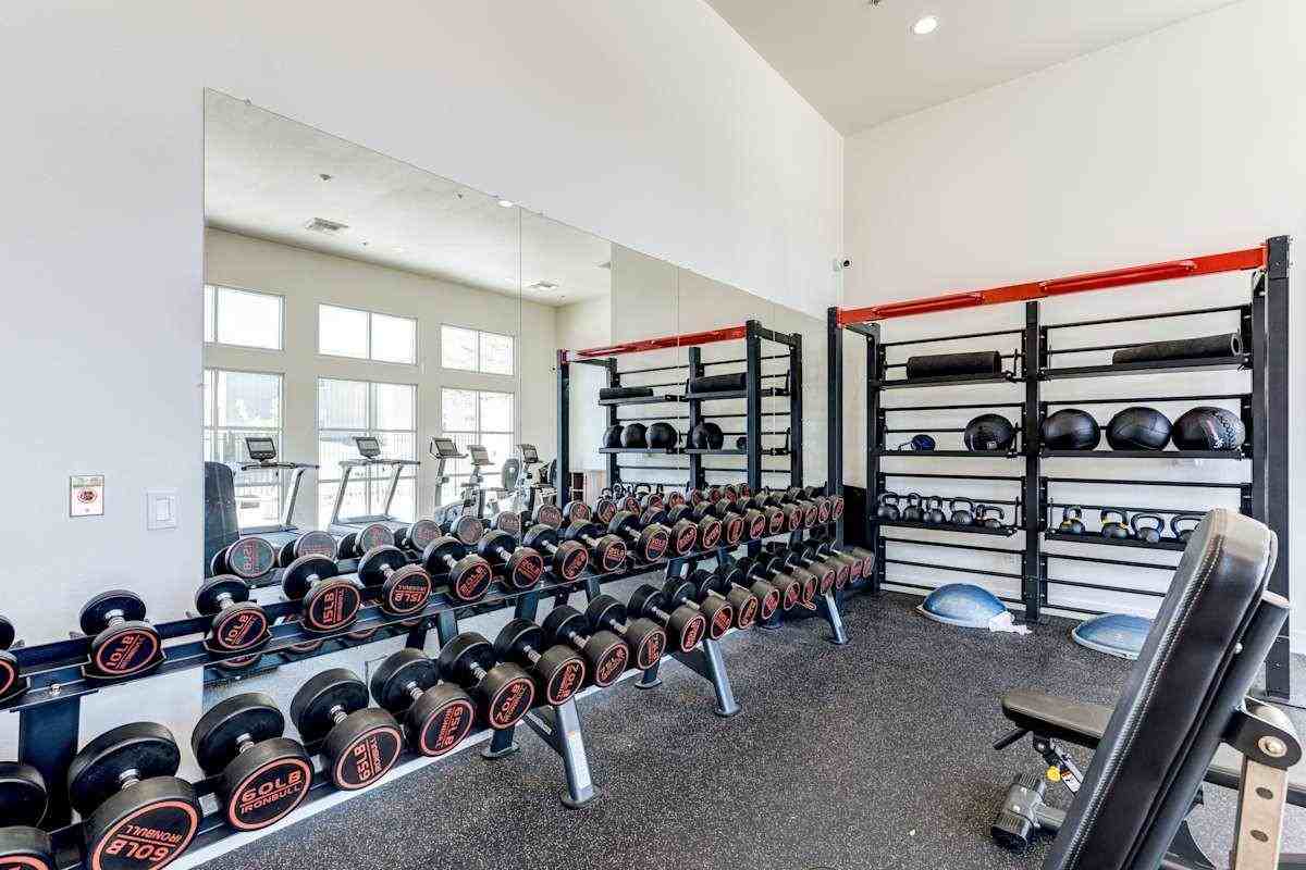 1387 Creston Rd