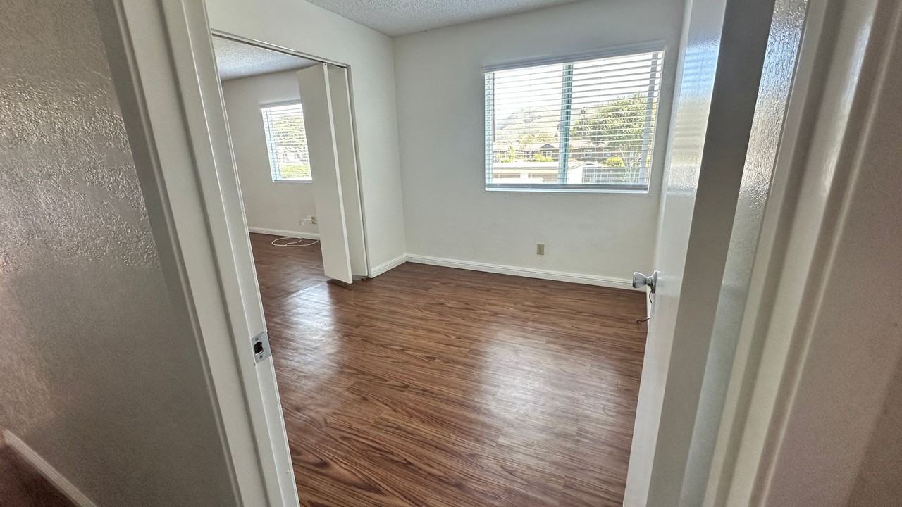 Chestnut Village Apartments - Photo 4 of 16