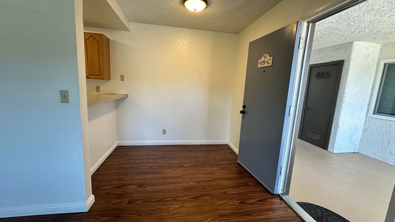 Chestnut Village Apartments - Photo 6 of 16