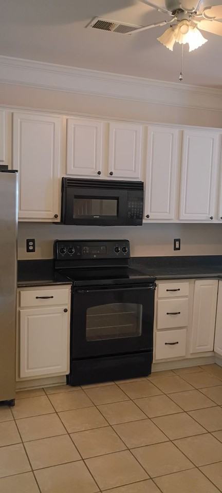 201 Hampton Forest Dr - Photo 4 of 25
