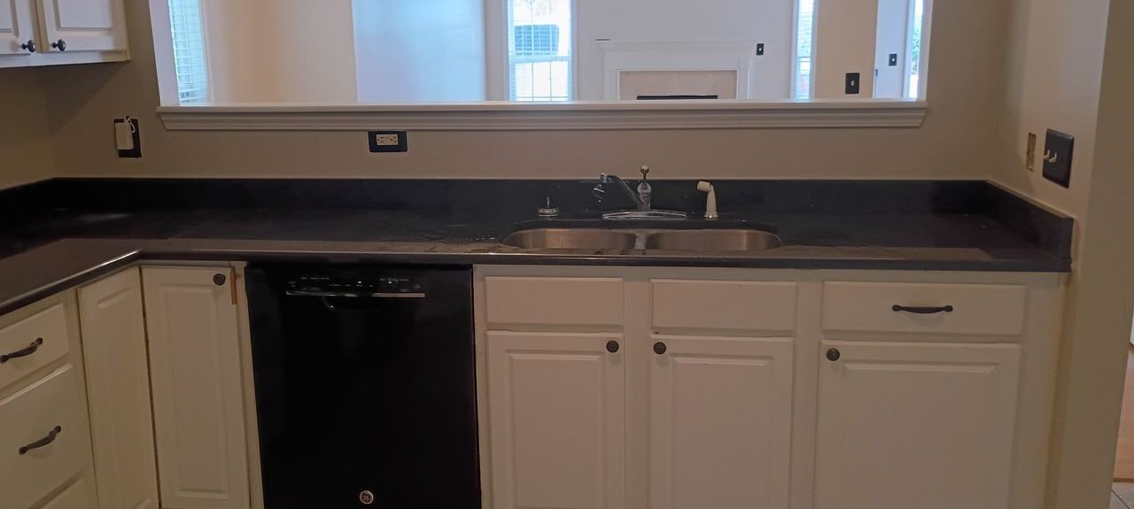 201 Hampton Forest Dr - Photo 6 of 25