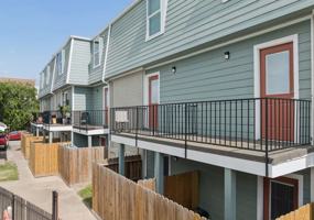 featured image of 7400 Bissonnet St
