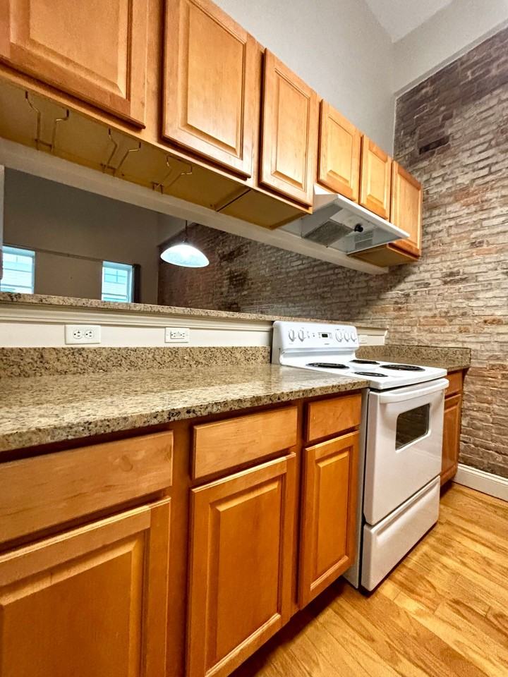 130 E State St #402 - Photo 4 of 27