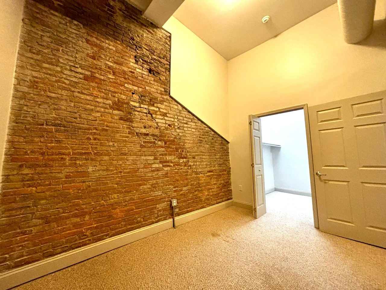 130 E State St #402 - Photo 6 of 27