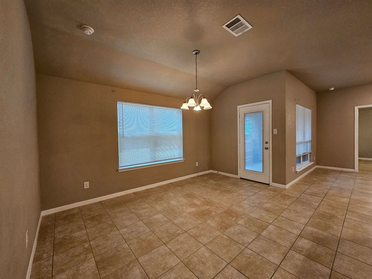 5010 Charles Loop - Photo 5 of 18