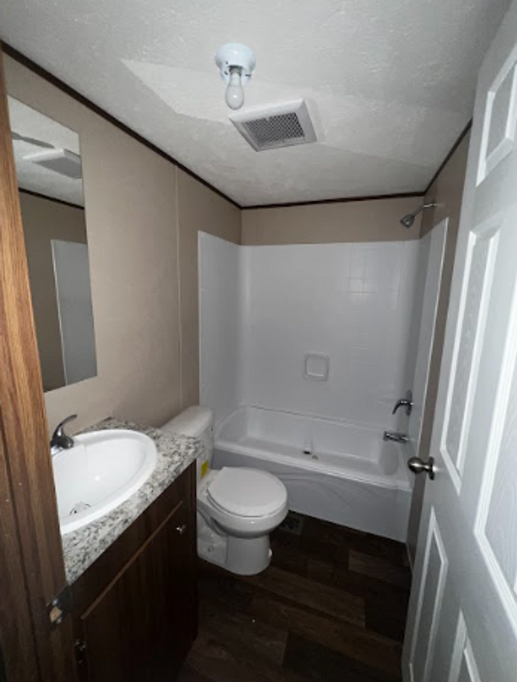 7017 Silver Lake Dr - Photo 2 of 7