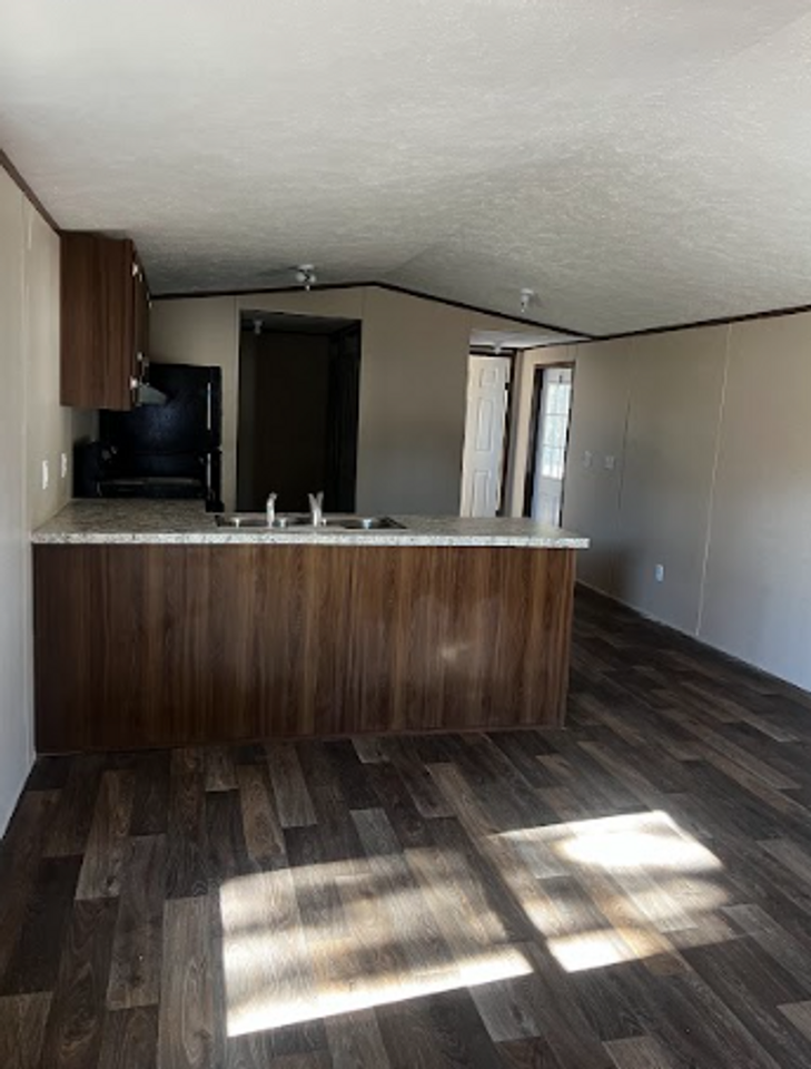 7017 Silver Lake Dr - Photo 4 of 7