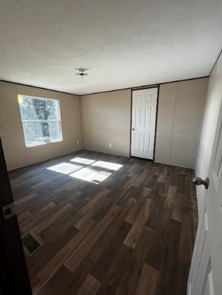 7017 Silver Lake Dr - Photo 6 of 7
