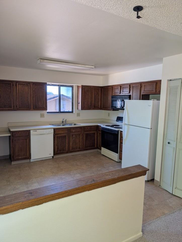 6675 Brook Forest Dr - Photo 4 of 10