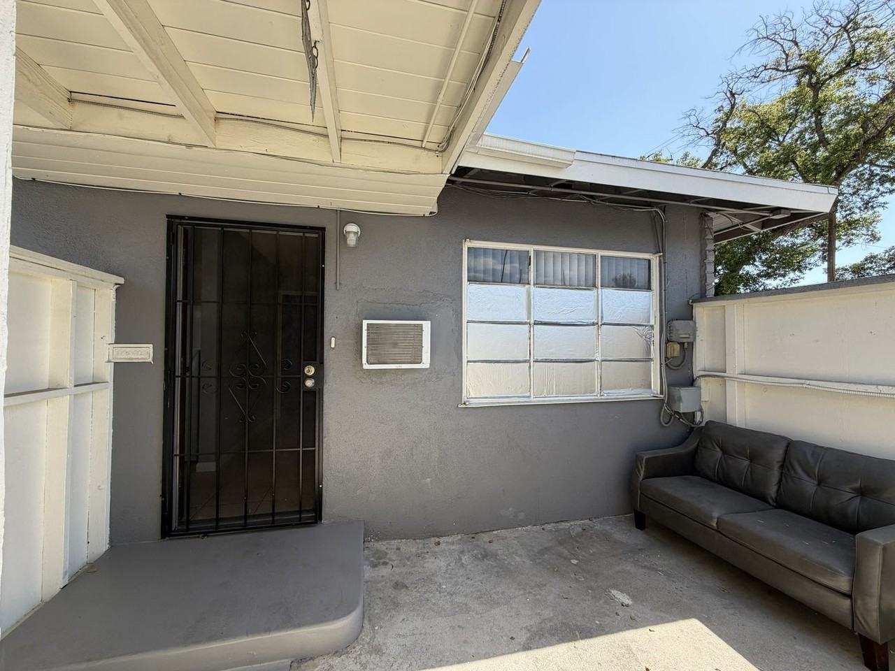 1283 N Sierra Way - Photo 3 of 15