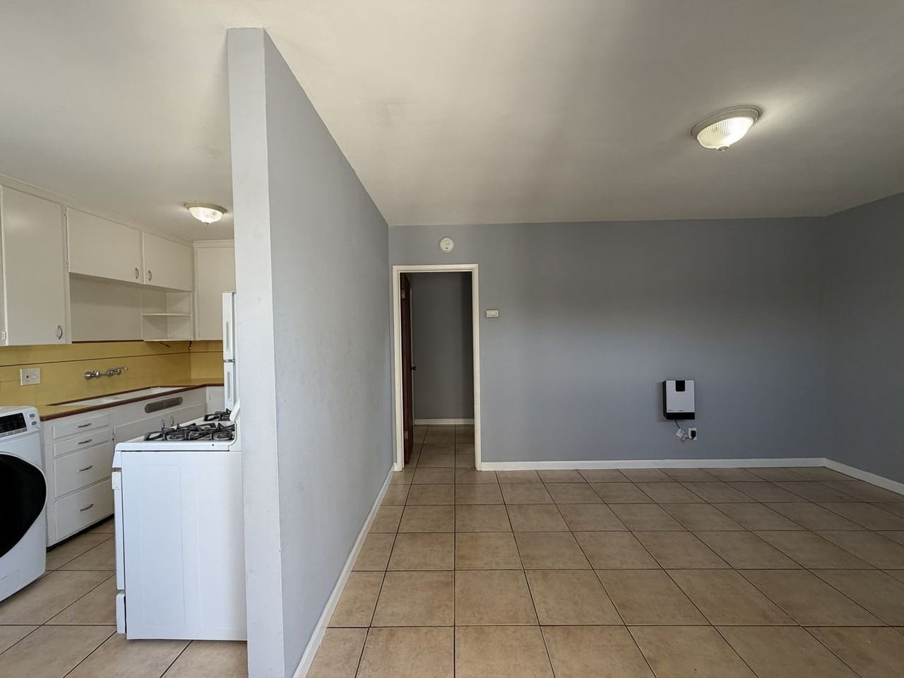 1283 N Sierra Way - Photo 4 of 15