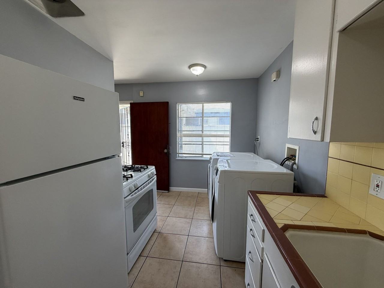 1283 N Sierra Way - Photo 7 of 15