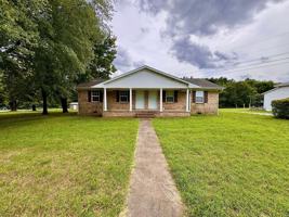 featured image of 124 E Ferrell St
