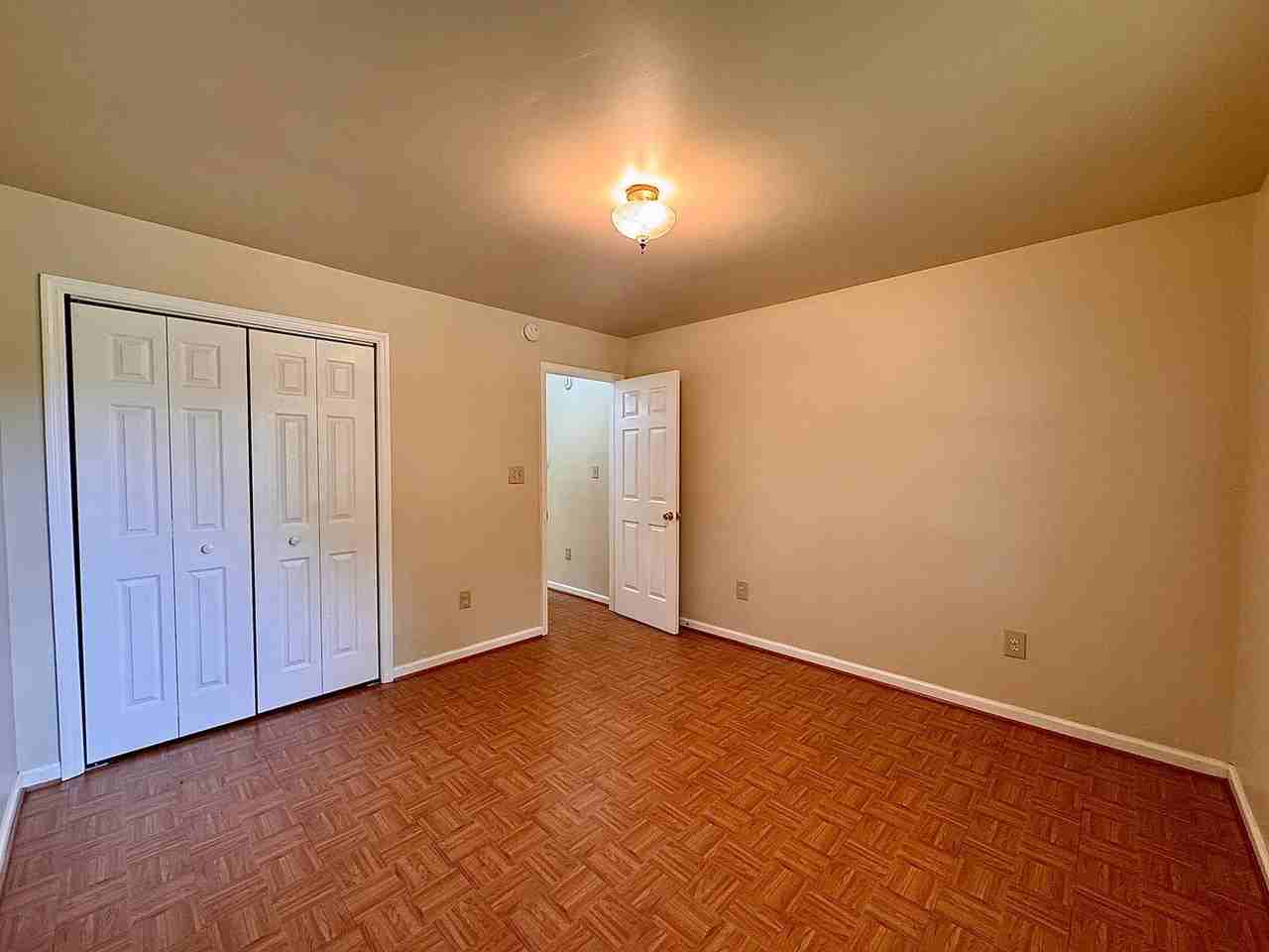 124 E Ferrell St - Photo 7 of 11