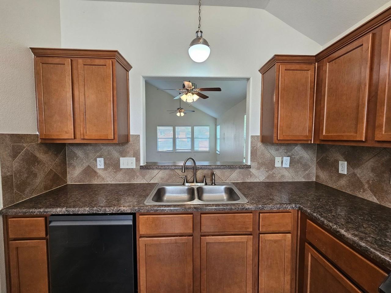 5311 Bridgewood Dr - Photo 4 of 25