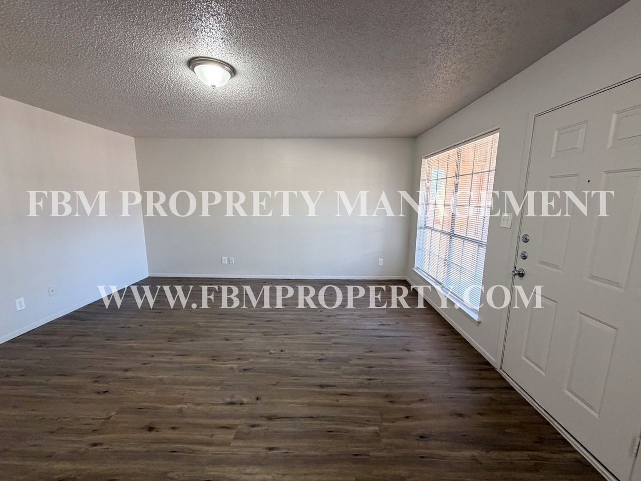 800 N Clay St #D - Photo 3 of 14